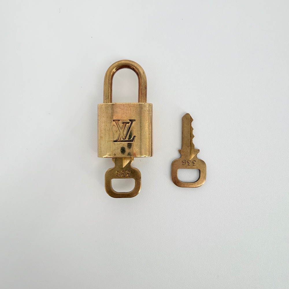 Louis Vuitton Padlock and Keys Set Brass Gold 336 Authentic Luxury Designer